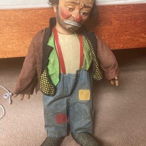 Emit Kelly clown
